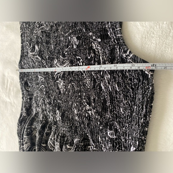 Croft & Borrow XL Scoop Neck Black/White Lightweight Midi Paisley Smocked Dress - Picture 5 of 6